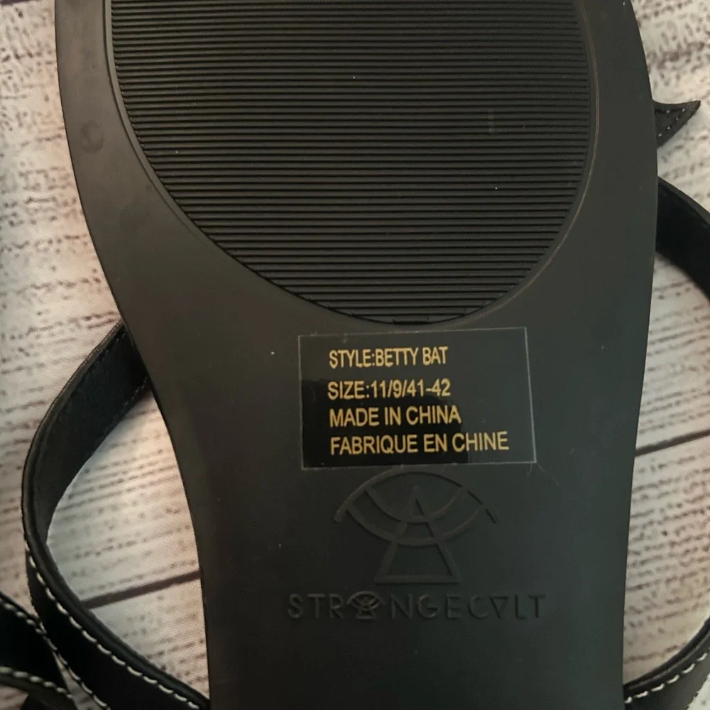 Black Bat Sandals - Picture 5 of 6